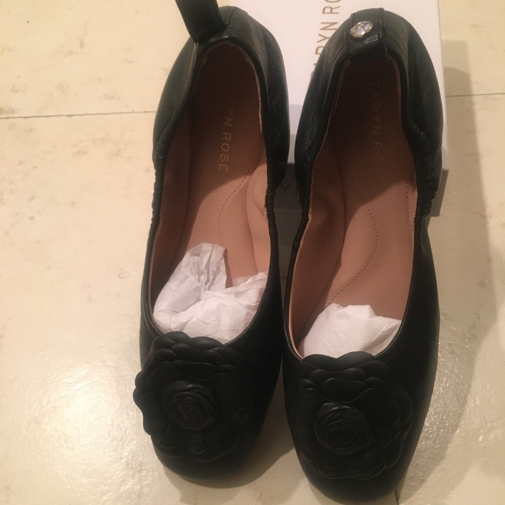 New in box Taryn Rose Rosalyn sheep Napa black flat